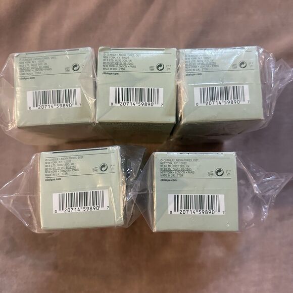 CLINIQUE DRAMATICALLY DIFFERENT MOISTURIZING LOTION PUMP 4.2 OZ LOT OF 5 NEW - Picture 2 of 4